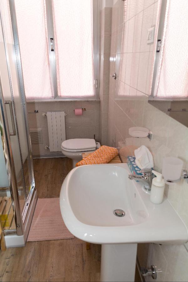 La Casa Dei Nonni Lägenhet Livorno Exteriör bild