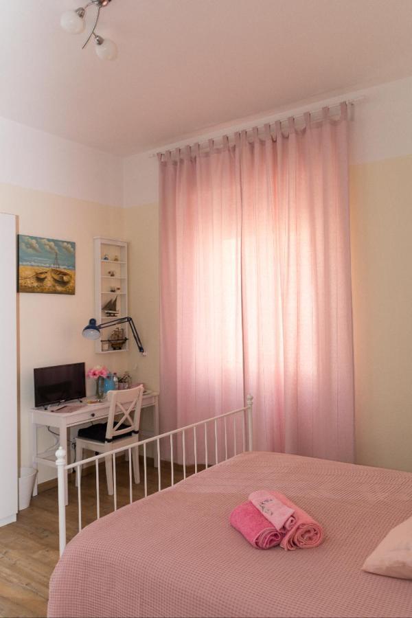 La Casa Dei Nonni Lägenhet Livorno Exteriör bild