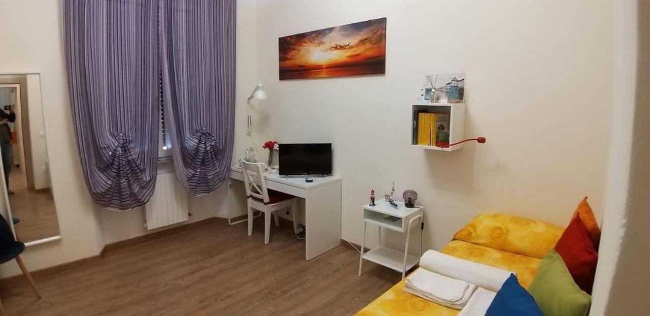 La Casa Dei Nonni Lägenhet Livorno Exteriör bild